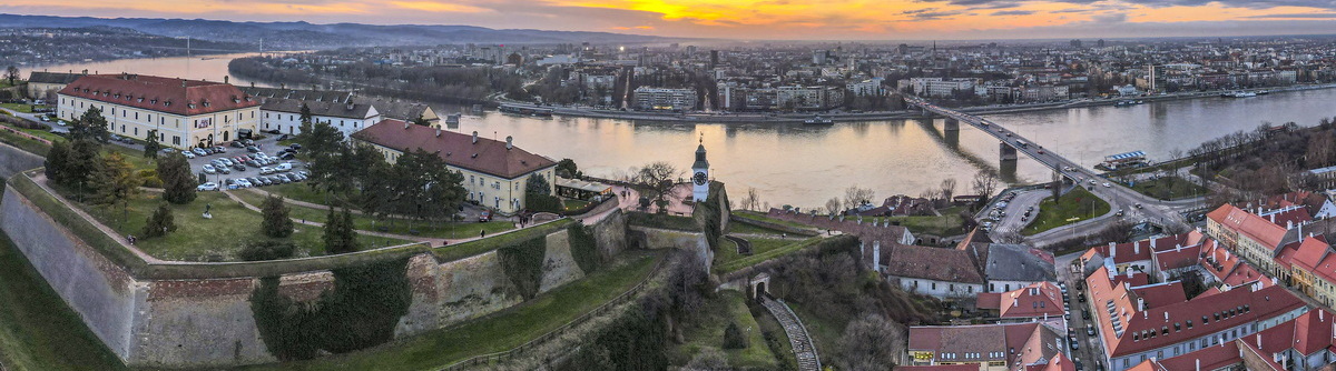 10 Pogled na grad i tvrđavu Aleksandar Milutinović
